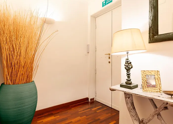 Luxury Historic Campo Dei Fiori 아파트